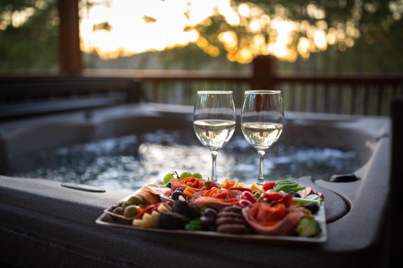 New Luxury Cabin, Hot Tub, Forest Views,Hotel Style Amenities Broken Bow Eksteriør bilde