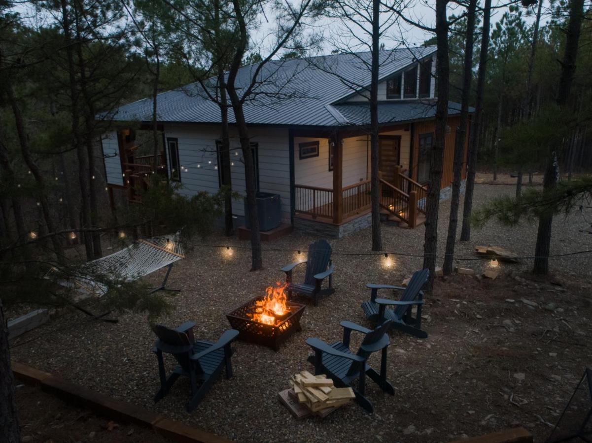 New Luxury Cabin, Hot Tub, Forest Views,Hotel Style Amenities Broken Bow Eksteriør bilde