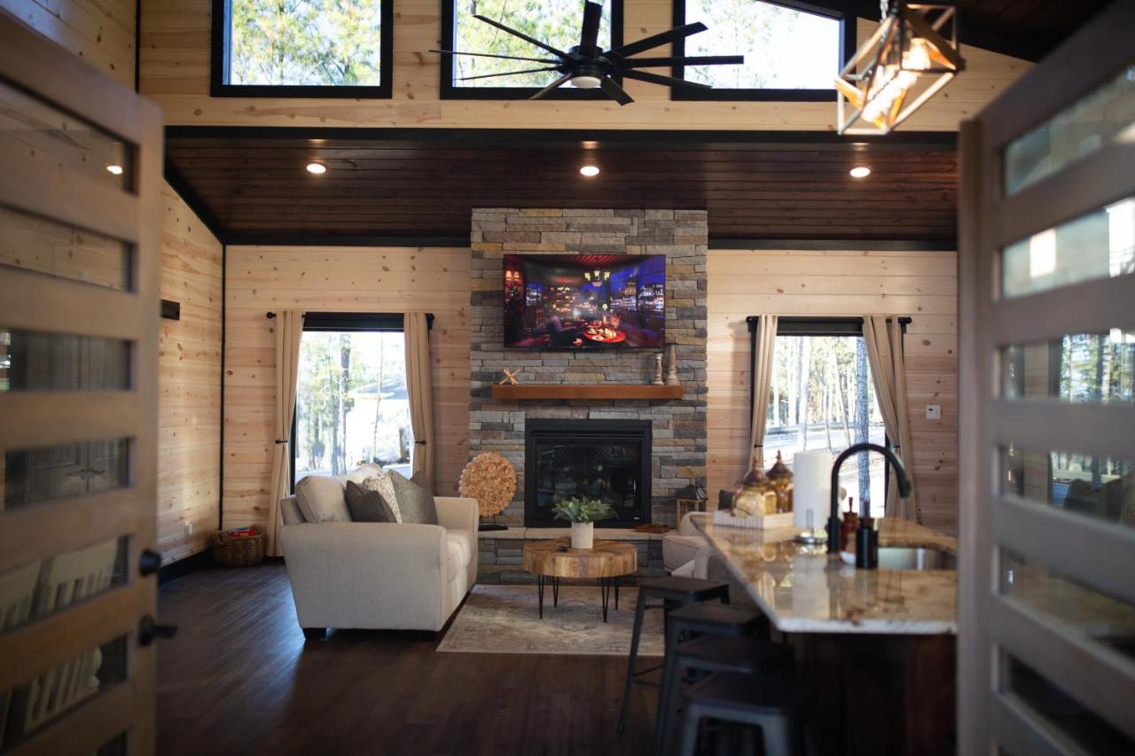 New Luxury Cabin, Hot Tub, Forest Views,Hotel Style Amenities Broken Bow Eksteriør bilde